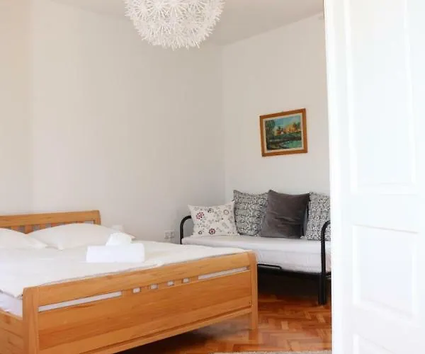 House Nona 茨里克韦尼察